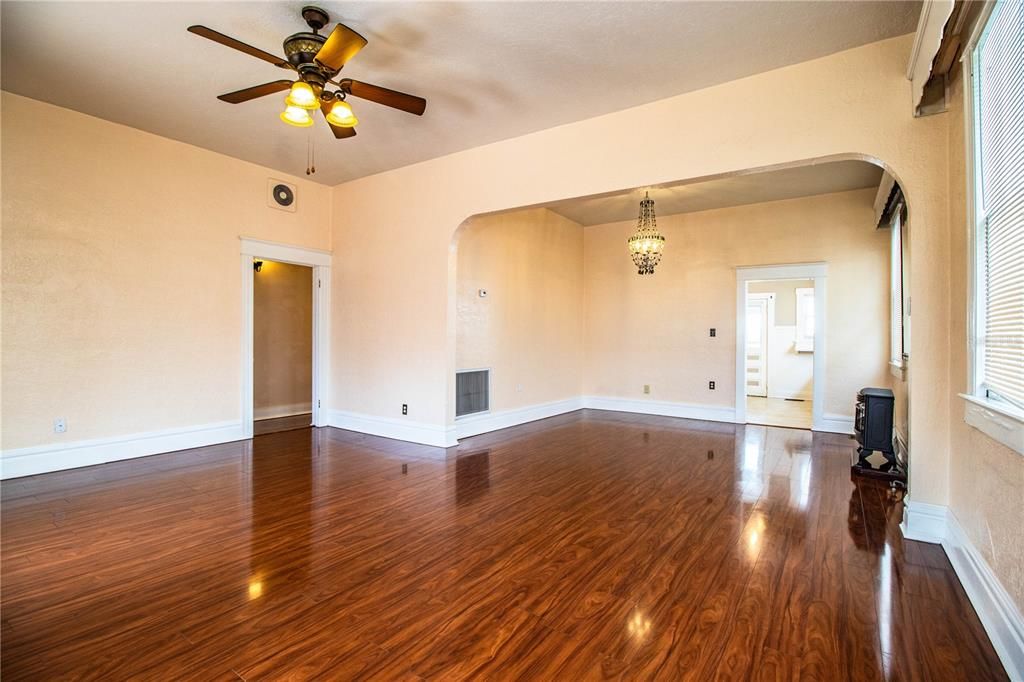 For Sale: $1,399,000 (2 beds, 2 baths, 2900 Square Feet)