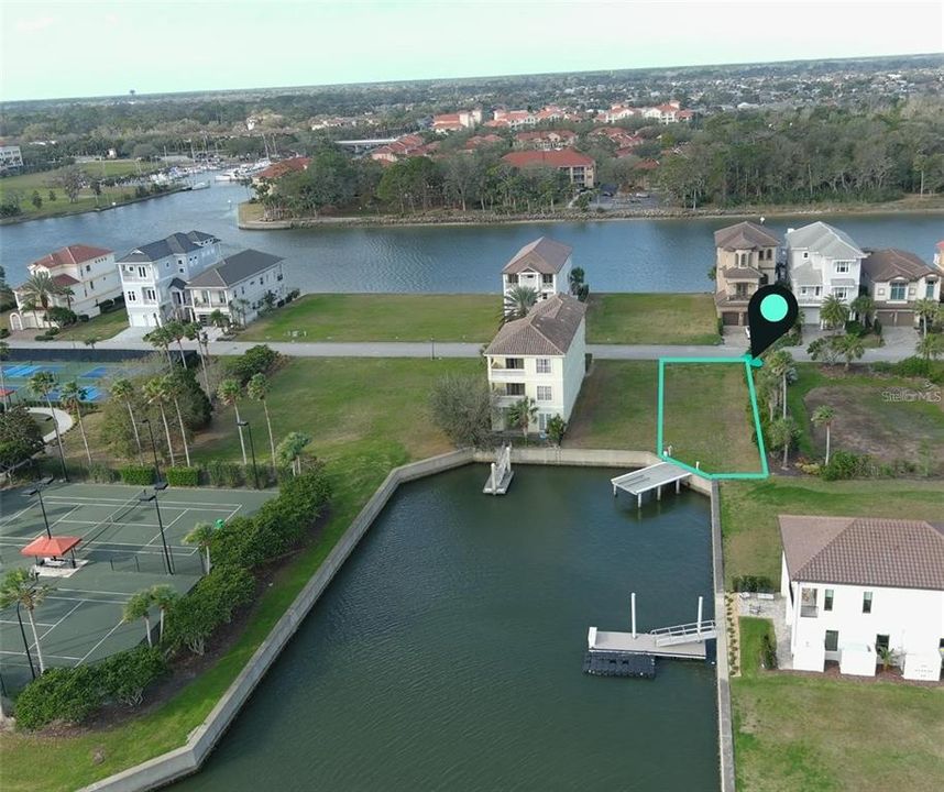 На продажу: $255,000 (0.13 acres)