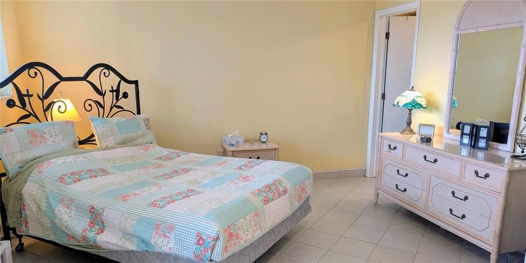 На продажу: $67,900 (1 спален, 1 ванн, 874 Квадратных фут)