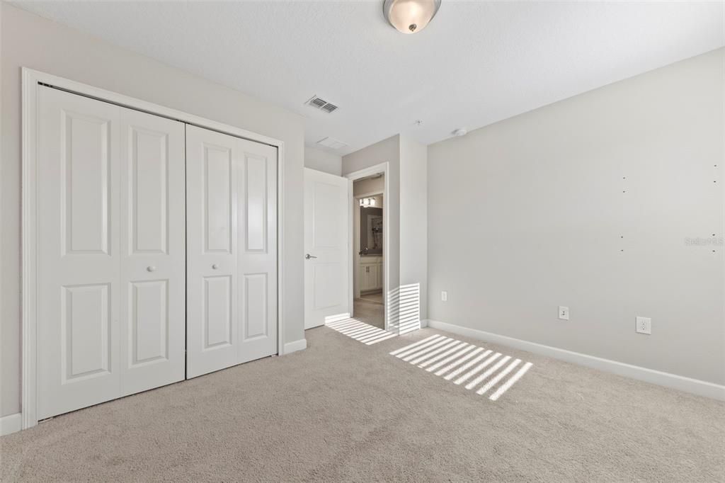 Active With Contract: $193,423 (3 beds, 2 baths, 1636 Square Feet)