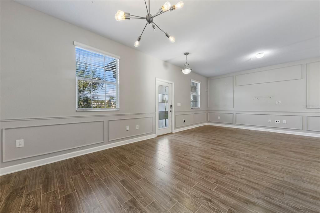 Active With Contract: $193,423 (3 beds, 2 baths, 1636 Square Feet)