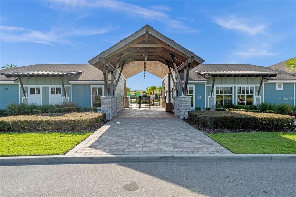 Active With Contract: $193,423 (3 beds, 2 baths, 1636 Square Feet)