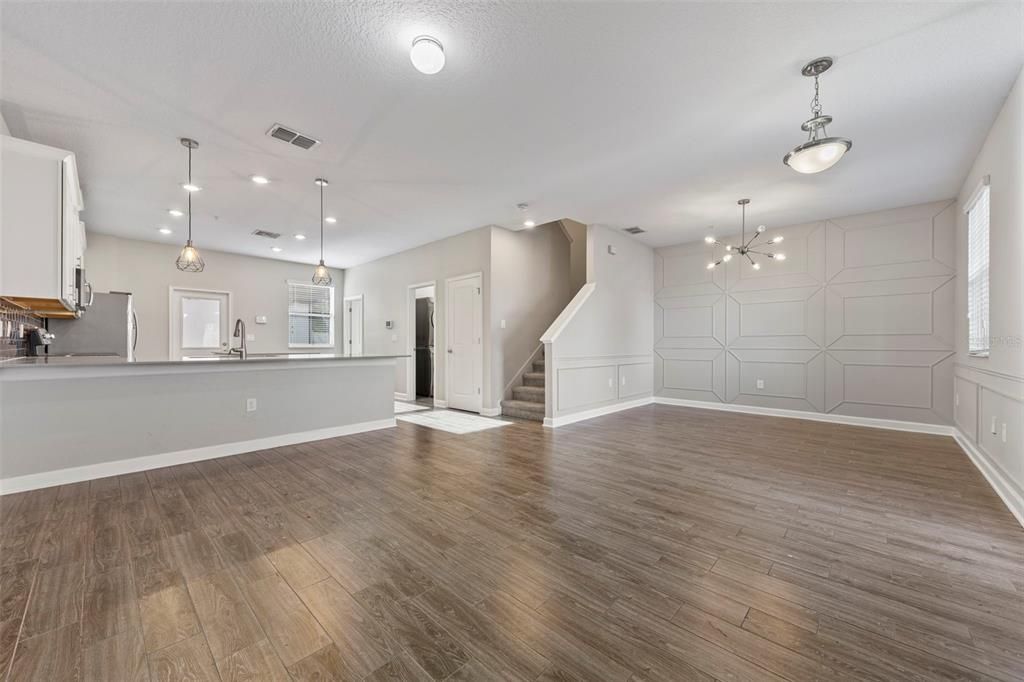 Active With Contract: $193,423 (3 beds, 2 baths, 1636 Square Feet)