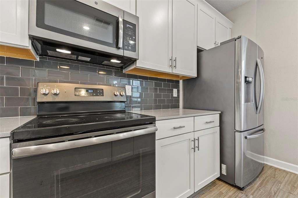 Active With Contract: $193,423 (3 beds, 2 baths, 1636 Square Feet)