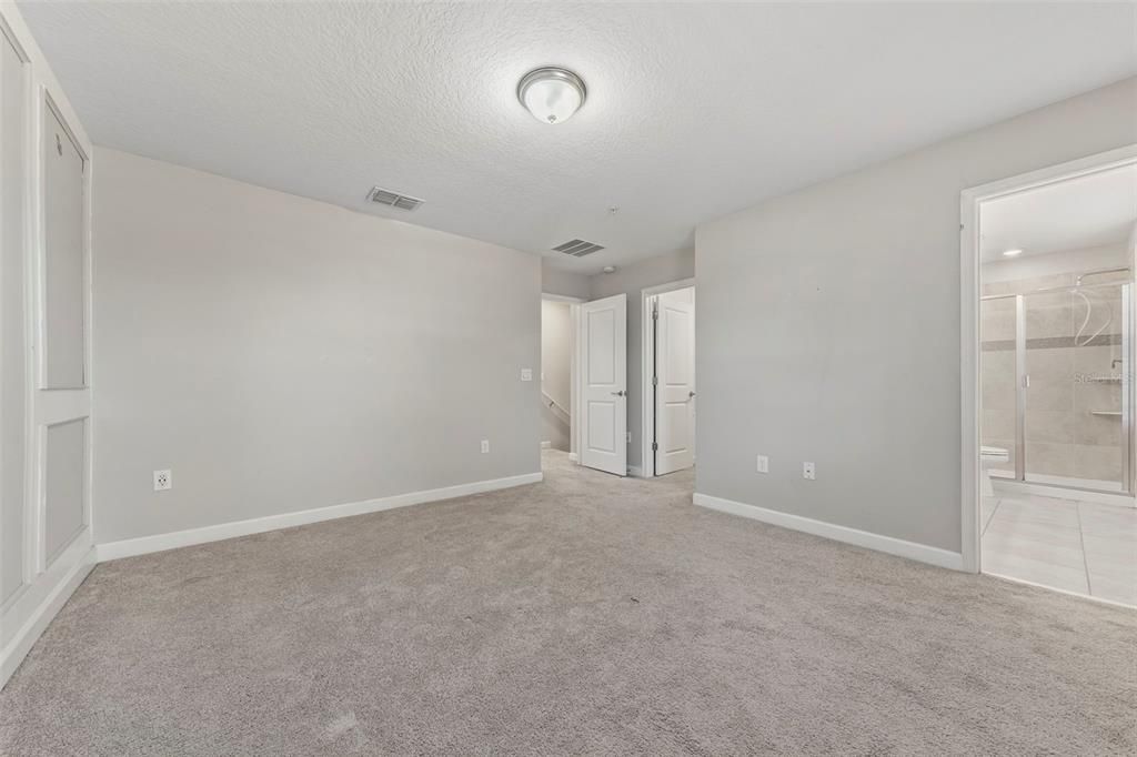 Active With Contract: $193,423 (3 beds, 2 baths, 1636 Square Feet)