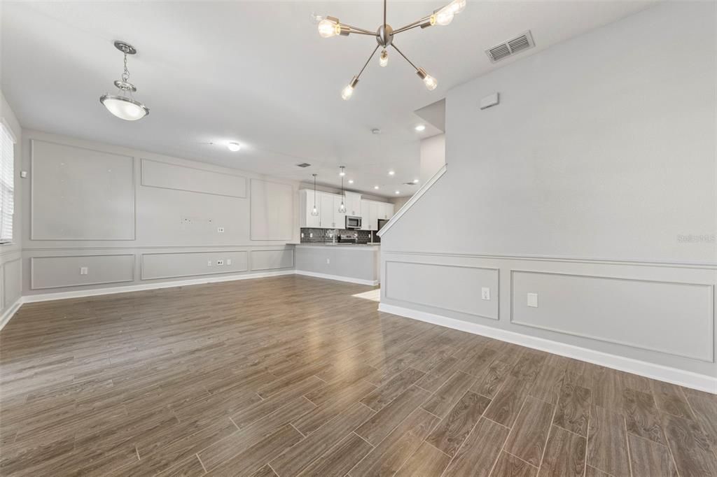 Active With Contract: $193,423 (3 beds, 2 baths, 1636 Square Feet)