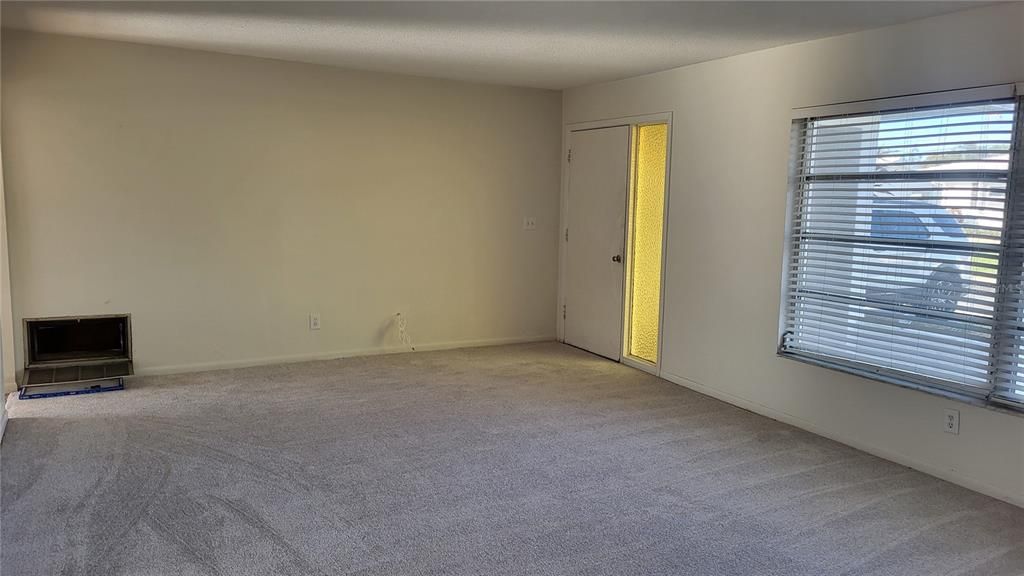 For Sale: $279,900 (2 beds, 2 baths, 1246 Square Feet)