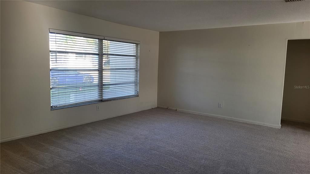 For Sale: $279,900 (2 beds, 2 baths, 1246 Square Feet)