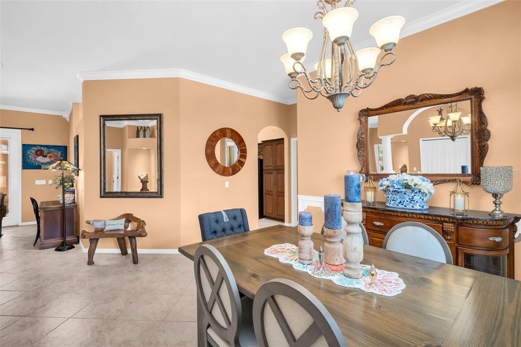 Activo con contrato: $544,900 (3 camas, 3 baños, 2889 Pies cuadrados)