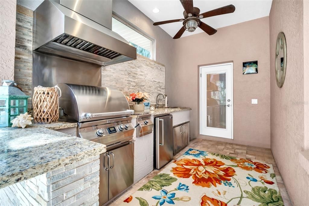 Activo con contrato: $544,900 (3 camas, 3 baños, 2889 Pies cuadrados)