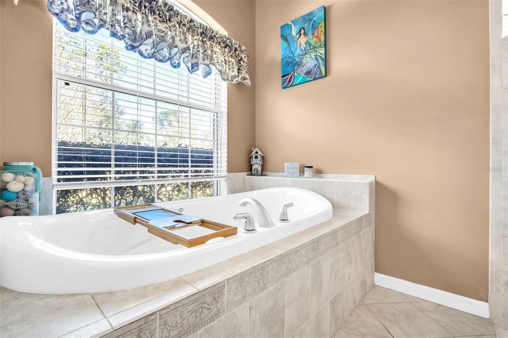 Activo con contrato: $544,900 (3 camas, 3 baños, 2889 Pies cuadrados)