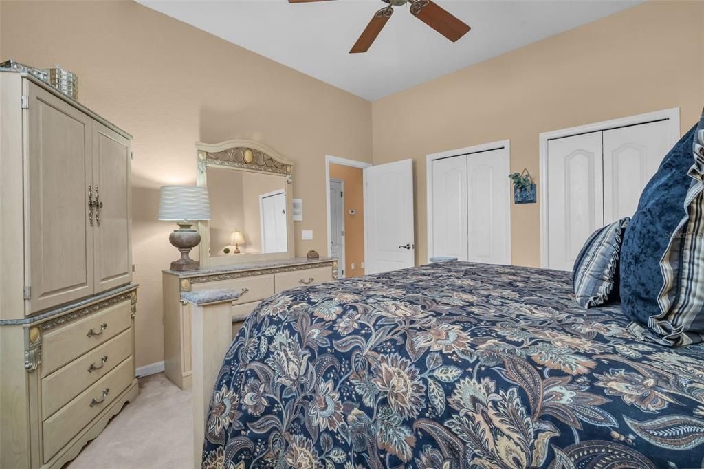 Activo con contrato: $544,900 (3 camas, 3 baños, 2889 Pies cuadrados)