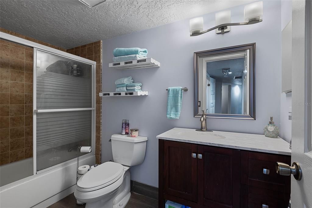 For Sale: $330,000 (2 beds, 2 baths, 1030 Square Feet)