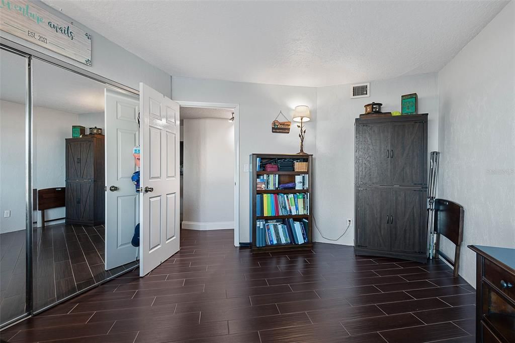 For Sale: $330,000 (2 beds, 2 baths, 1030 Square Feet)