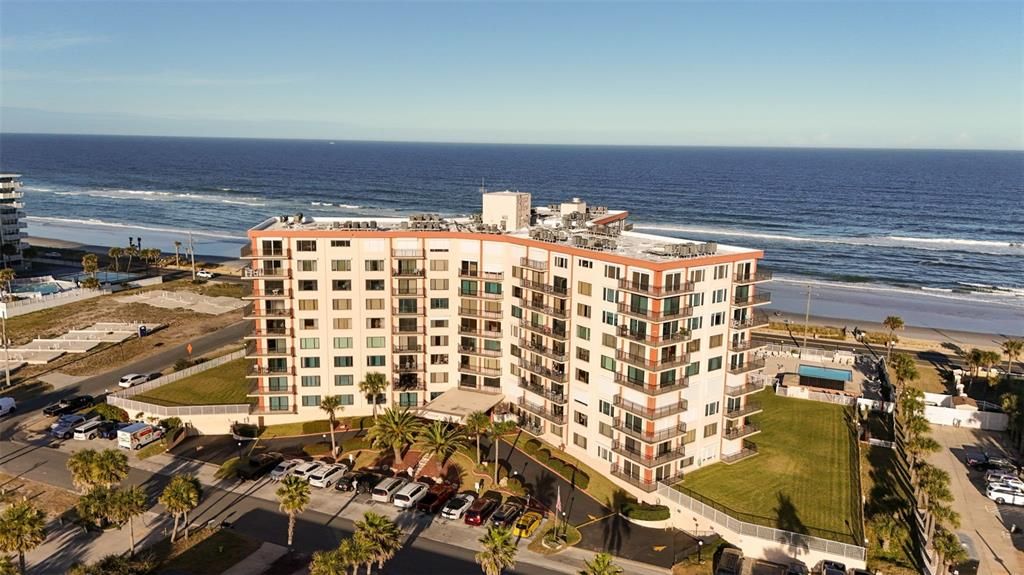 For Sale: $330,000 (2 beds, 2 baths, 1030 Square Feet)
