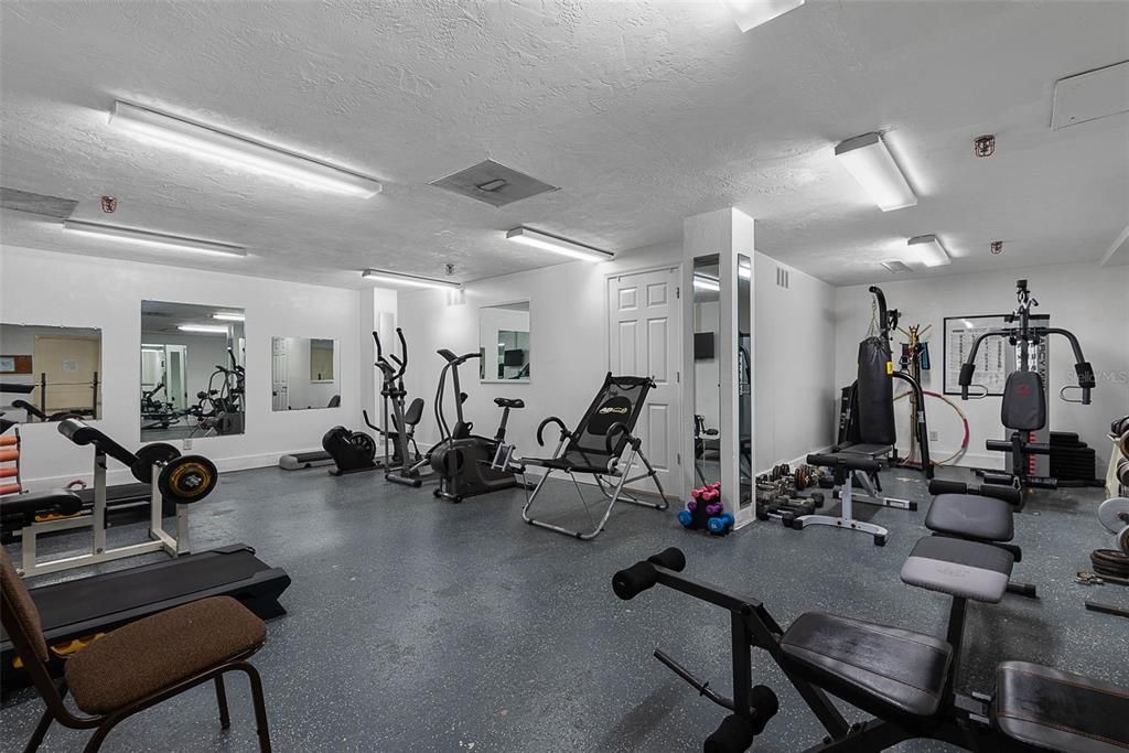 For Sale: $330,000 (2 beds, 2 baths, 1030 Square Feet)
