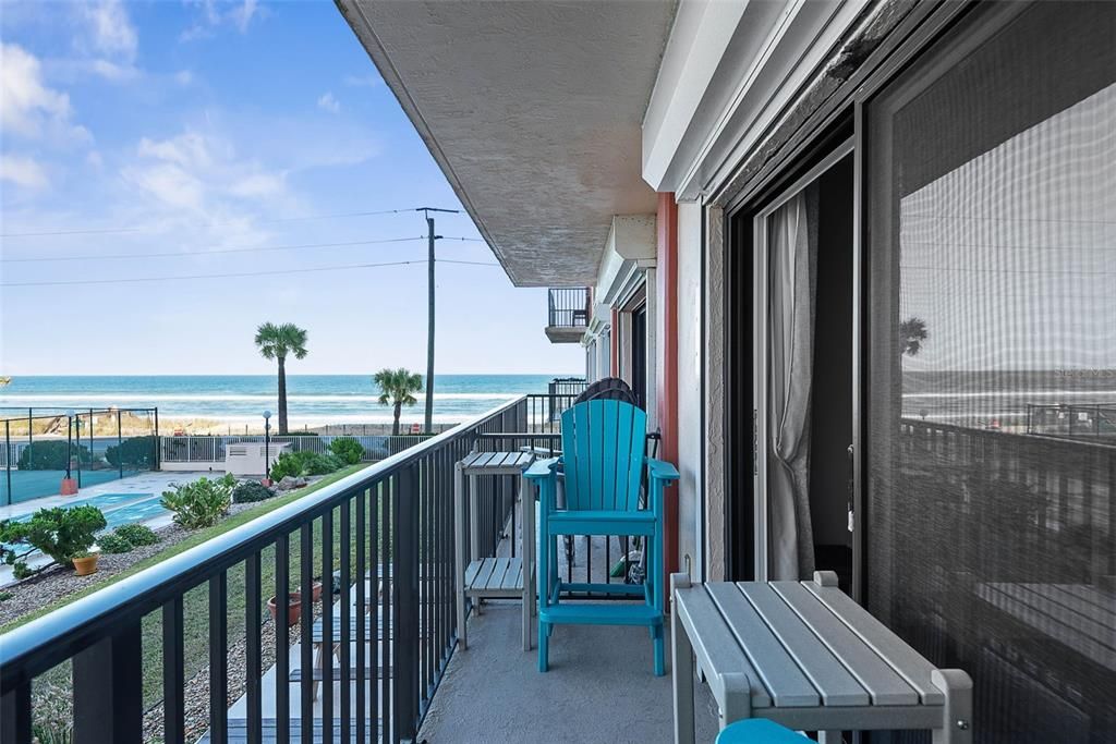 For Sale: $330,000 (2 beds, 2 baths, 1030 Square Feet)