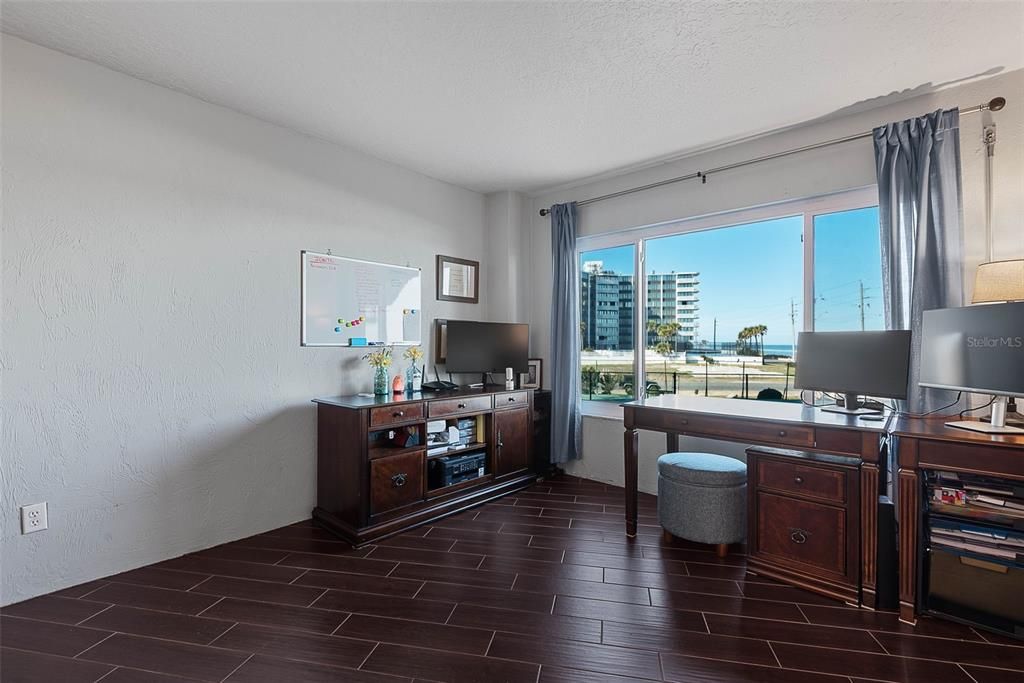 For Sale: $330,000 (2 beds, 2 baths, 1030 Square Feet)