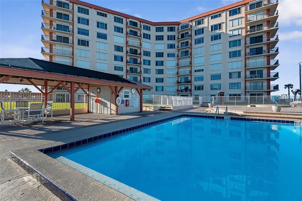 For Sale: $330,000 (2 beds, 2 baths, 1030 Square Feet)