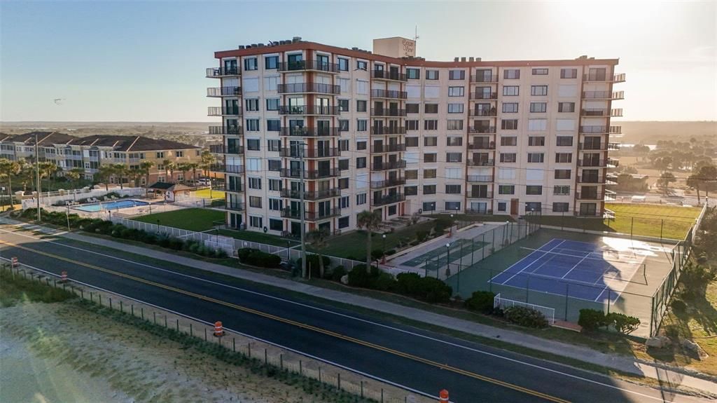 For Sale: $330,000 (2 beds, 2 baths, 1030 Square Feet)