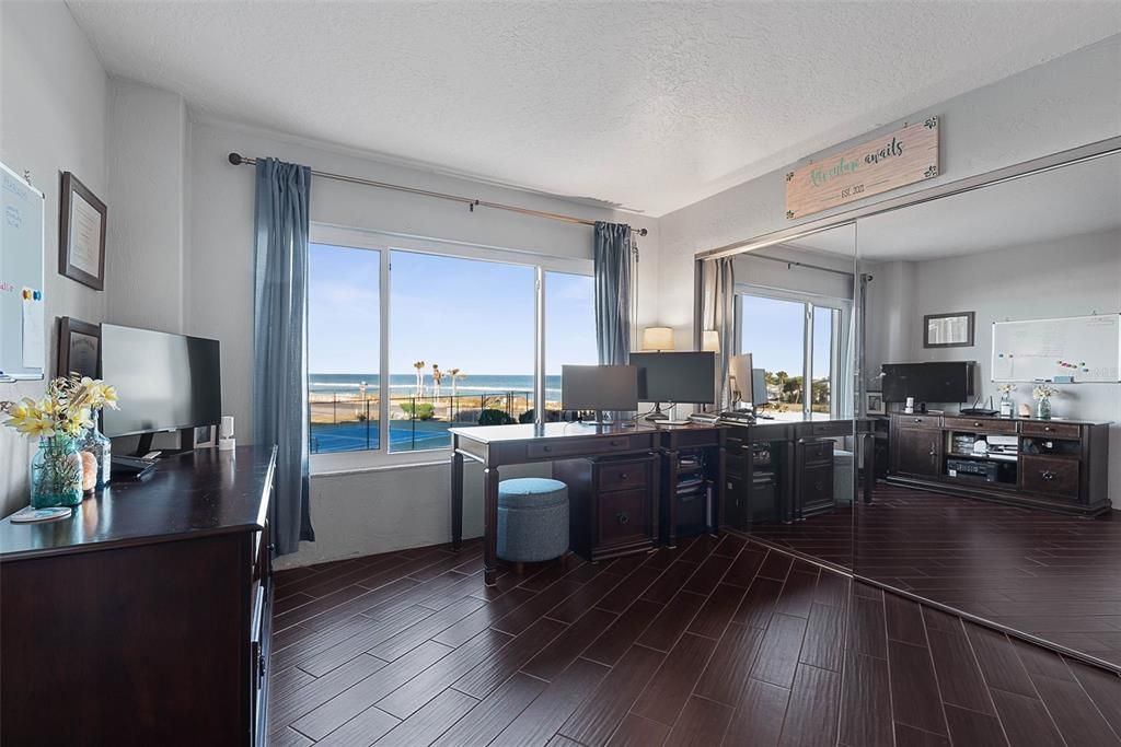 For Sale: $330,000 (2 beds, 2 baths, 1030 Square Feet)