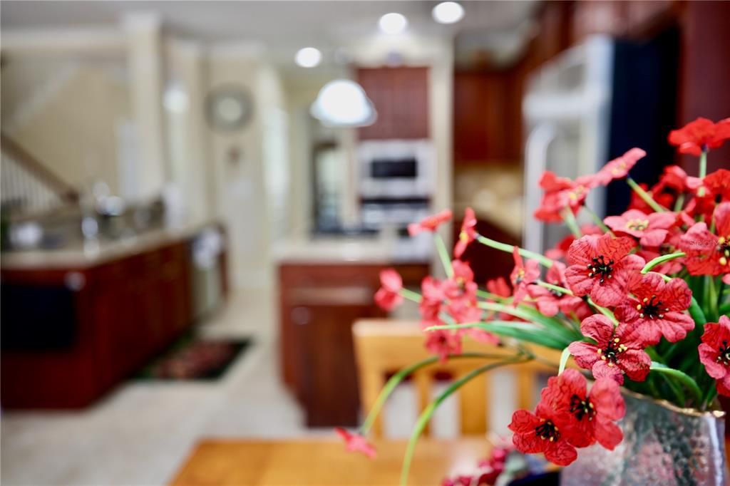 Под контрактом: $799,000 (4 спален, 3 ванн, 3113 Квадратных фут)