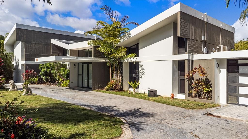 Recently Sold: $1,395,000 (3 beds, 3 baths, 3371 Square Feet)