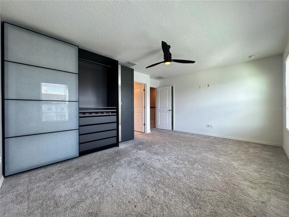 Active With Contract: $2,400 (3 beds, 2 baths, 1738 Square Feet)