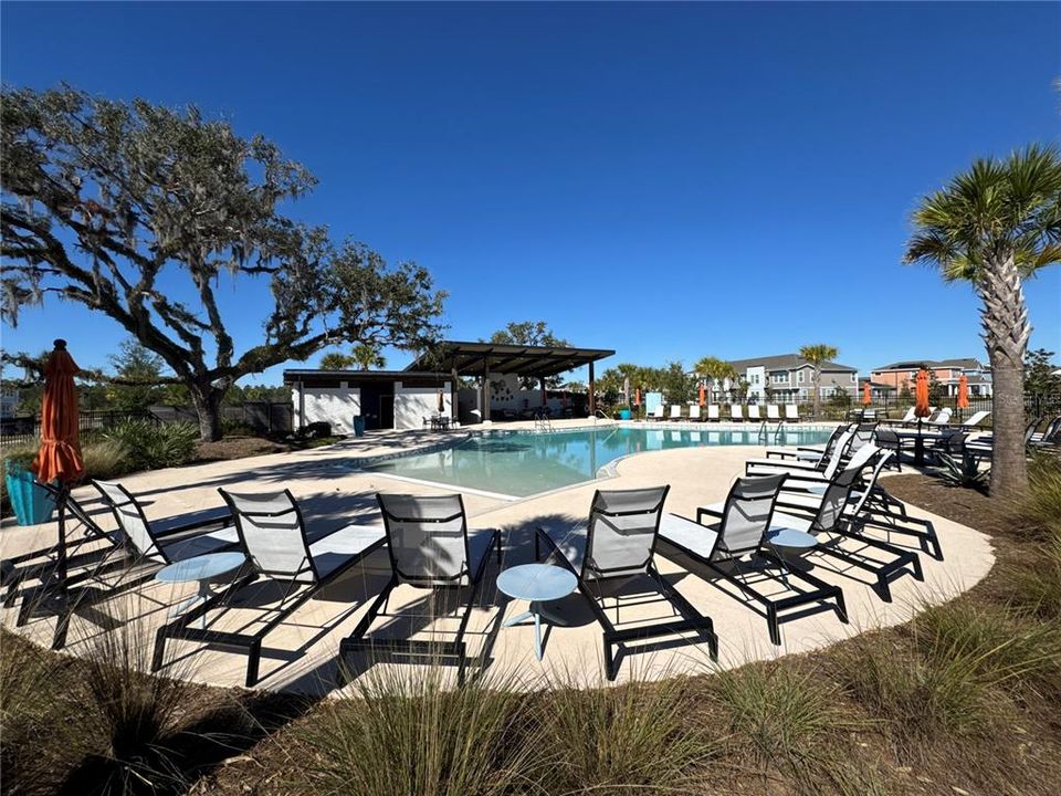 Active With Contract: $2,400 (3 beds, 2 baths, 1738 Square Feet)
