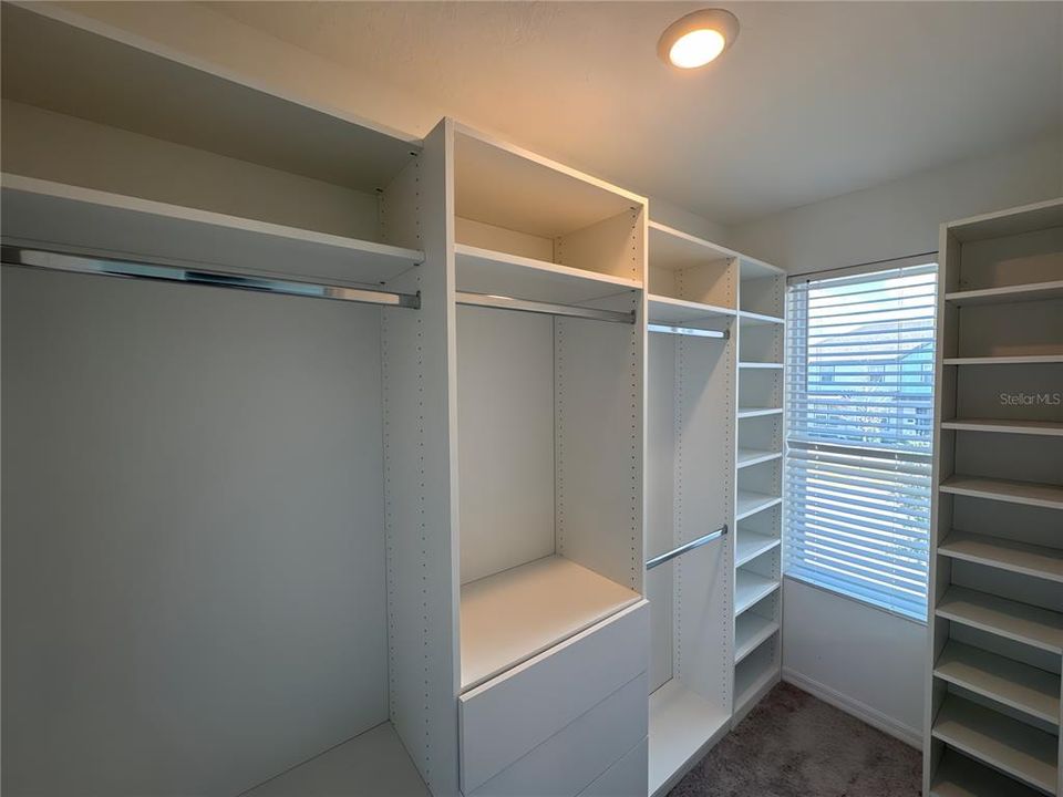 Active With Contract: $2,400 (3 beds, 2 baths, 1738 Square Feet)