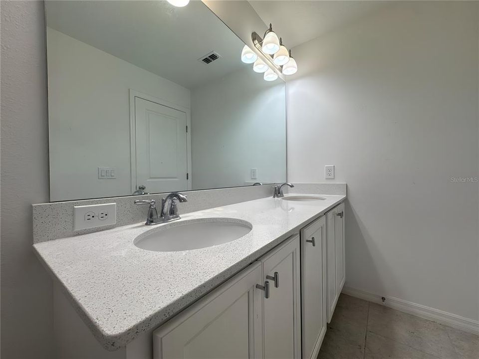 Active With Contract: $2,400 (3 beds, 2 baths, 1738 Square Feet)
