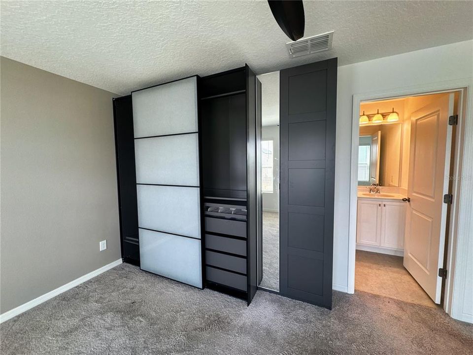 Active With Contract: $2,400 (3 beds, 2 baths, 1738 Square Feet)