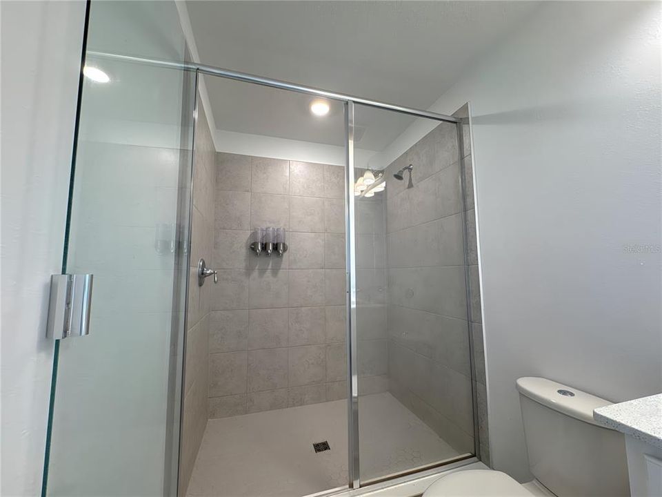 Active With Contract: $2,400 (3 beds, 2 baths, 1738 Square Feet)