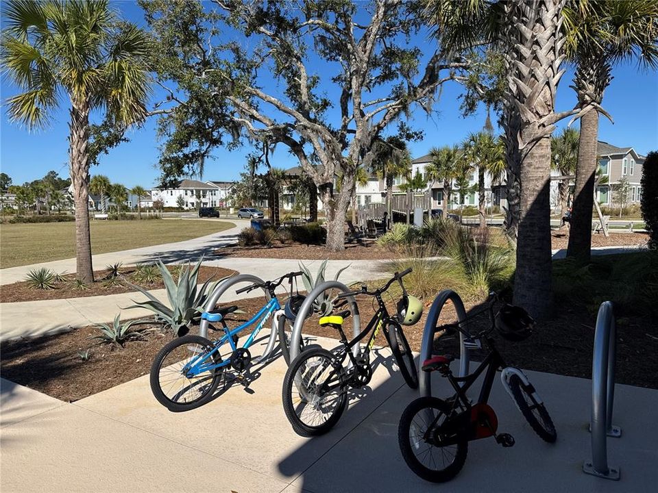 Active With Contract: $2,400 (3 beds, 2 baths, 1738 Square Feet)