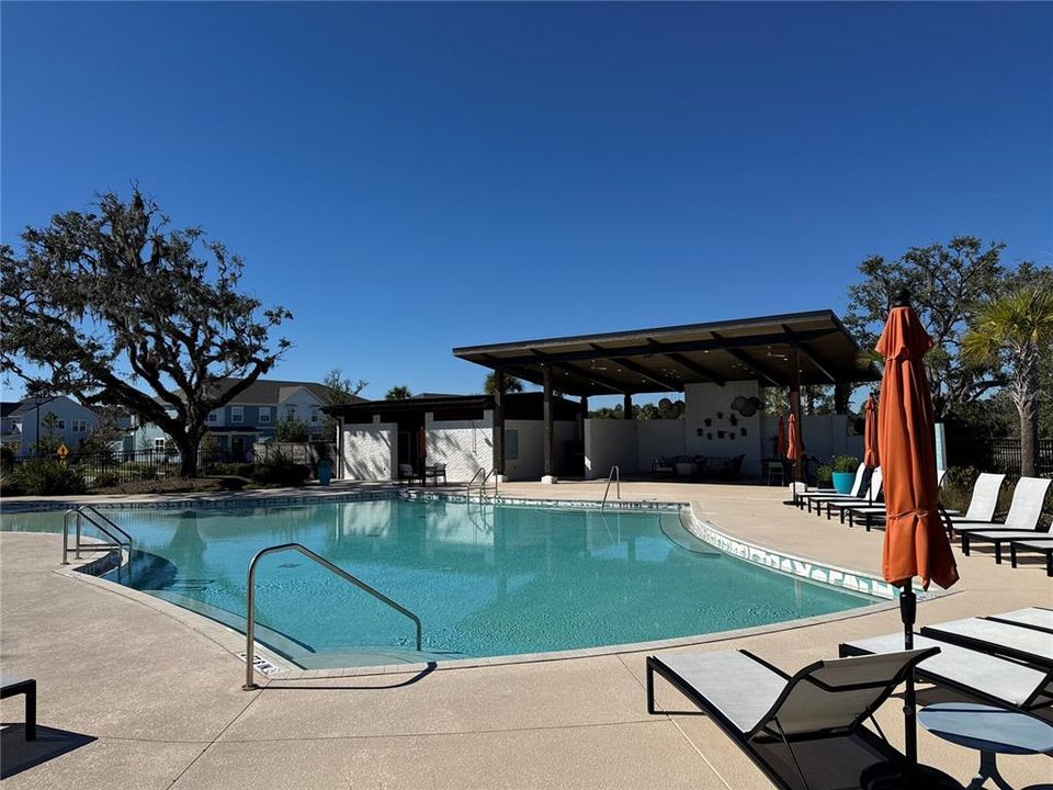 Active With Contract: $2,400 (3 beds, 2 baths, 1738 Square Feet)