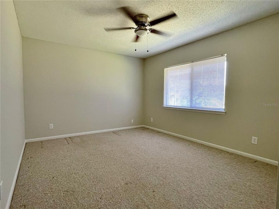 En Venta: $250,000 (3 camas, 2 baños, 1561 Pies cuadrados)