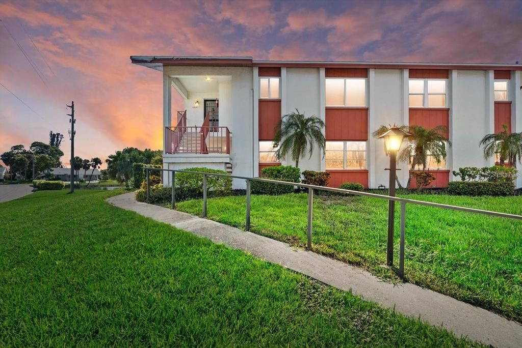 Activo con contrato: $1,850 (2 camas, 2 baños, 1389 Pies cuadrados)