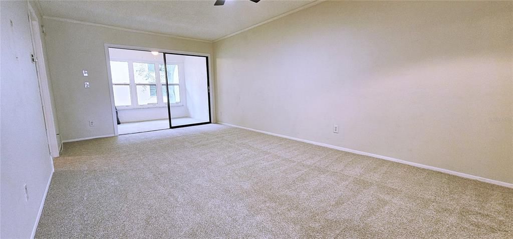 Под контрактом: $1,497 (2 спален, 2 ванн, 940 Квадратных фут)