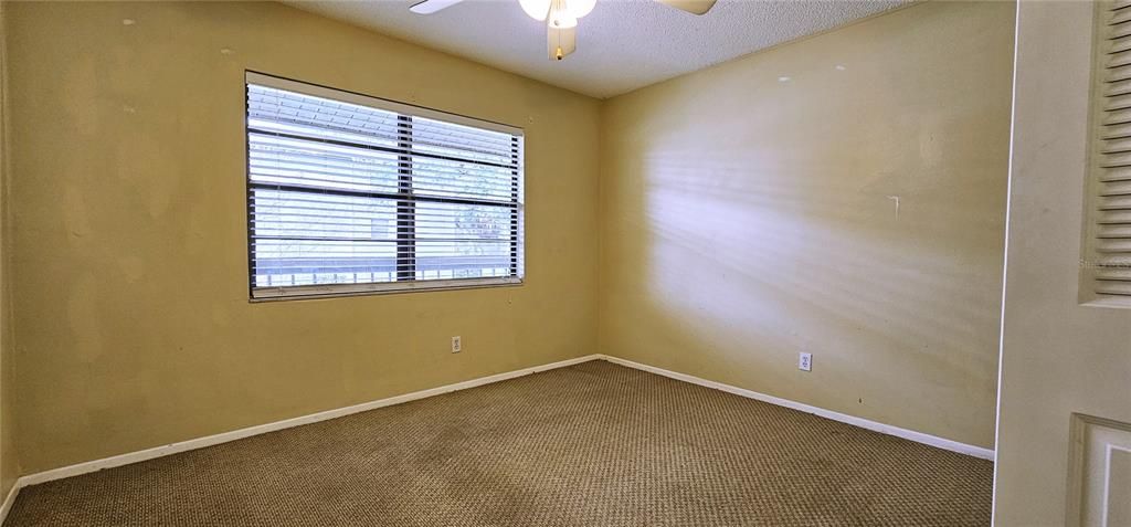 Под контрактом: $1,497 (2 спален, 2 ванн, 940 Квадратных фут)