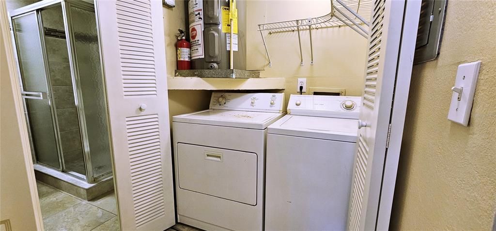 Под контрактом: $1,497 (2 спален, 2 ванн, 940 Квадратных фут)