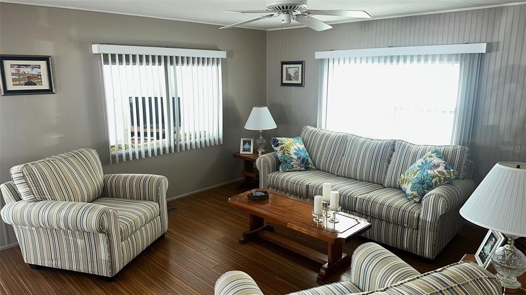 Activo con contrato: $129,900 (2 camas, 21 baños, 1000 Pies cuadrados)