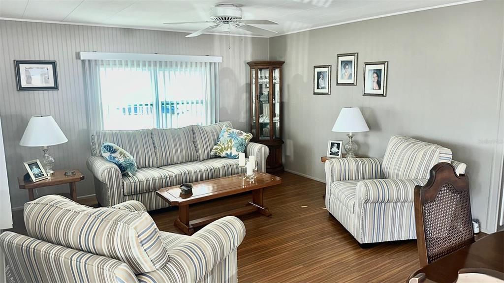 Activo con contrato: $129,900 (2 camas, 21 baños, 1000 Pies cuadrados)