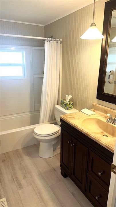 Activo con contrato: $129,900 (2 camas, 21 baños, 1000 Pies cuadrados)