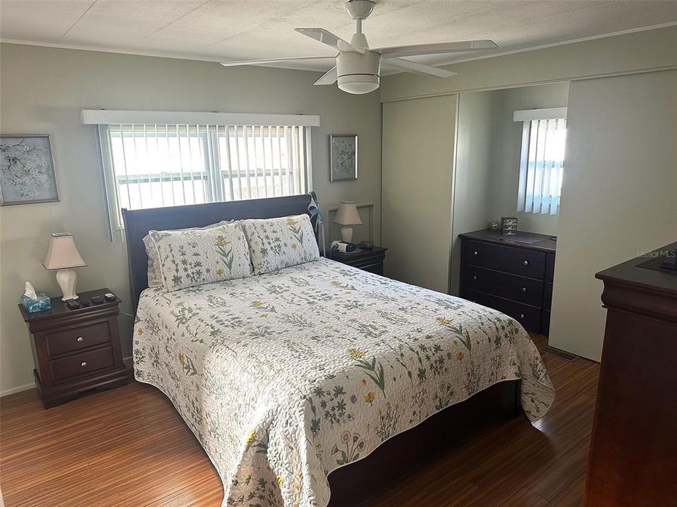 Activo con contrato: $129,900 (2 camas, 21 baños, 1000 Pies cuadrados)