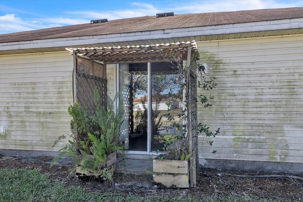 На продажу: $210,000 (3 спален, 2 ванн, 1409 Квадратных фут)