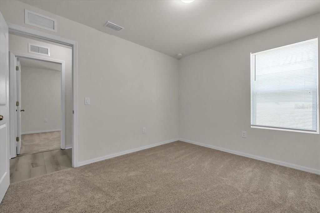 На продажу: $210,000 (3 спален, 2 ванн, 1409 Квадратных фут)