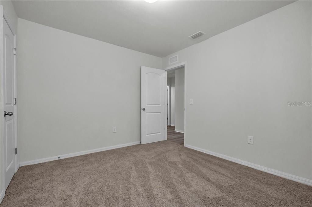 На продажу: $210,000 (3 спален, 2 ванн, 1409 Квадратных фут)