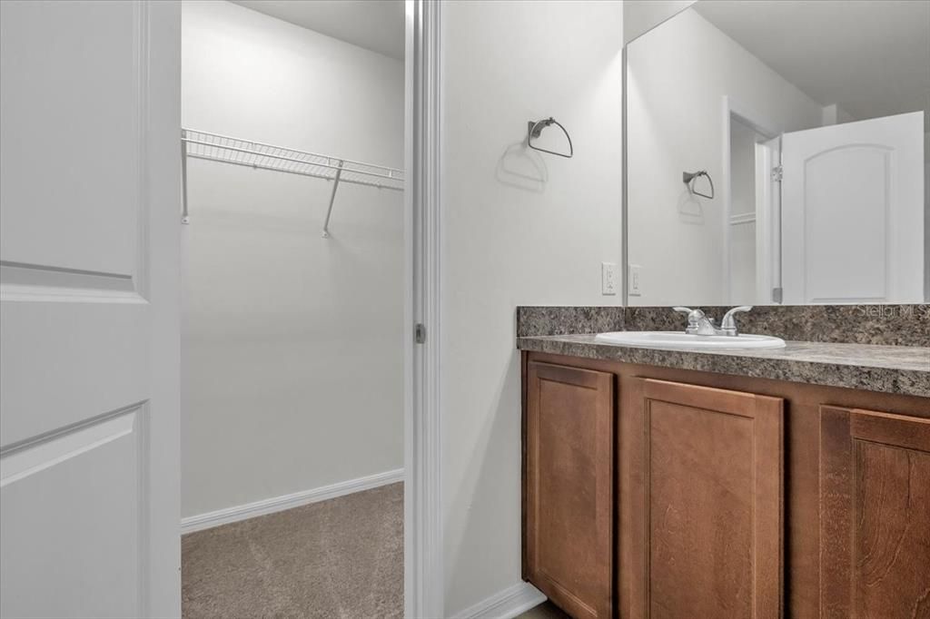 На продажу: $210,000 (3 спален, 2 ванн, 1409 Квадратных фут)