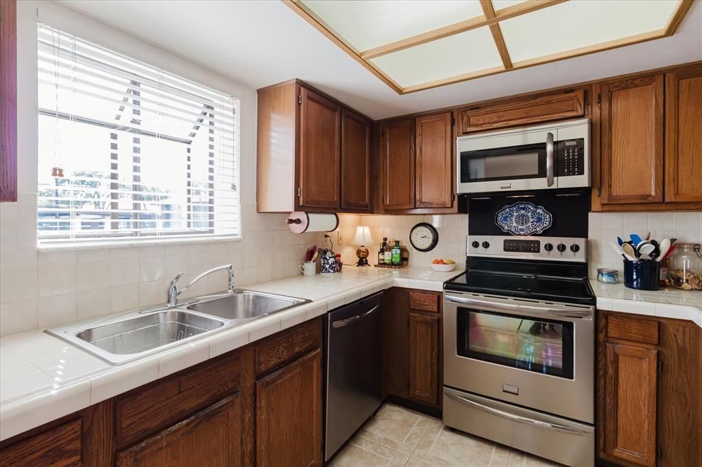 Activo con contrato: $210,000 (2 camas, 2 baños, 1100 Pies cuadrados)