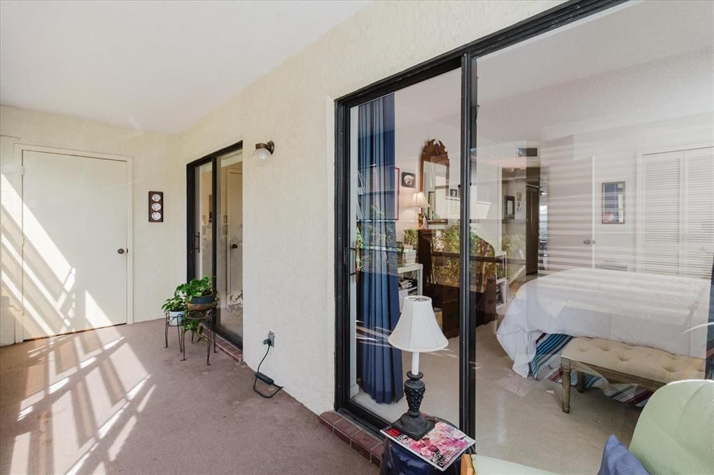 Activo con contrato: $210,000 (2 camas, 2 baños, 1100 Pies cuadrados)